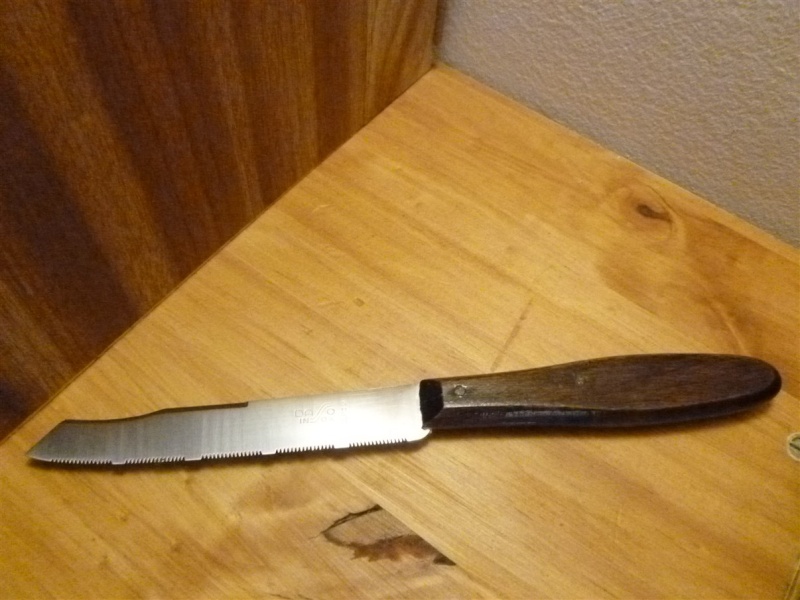  qui connait ce couteau P1090312