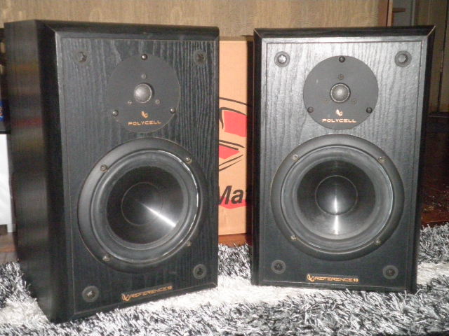 Infinity Reference 10 Bookshelf Speaker (Used) 210