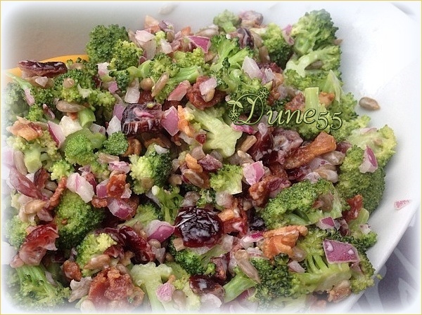 Salade de brocoli canneberges et graine de tournesol 313