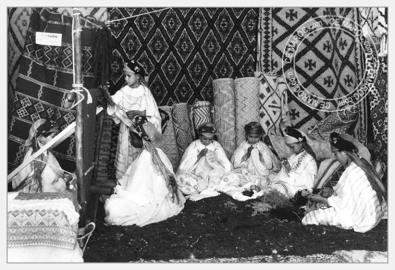 Fez : exposition d'artisans, tapis et broderie. 06-19610