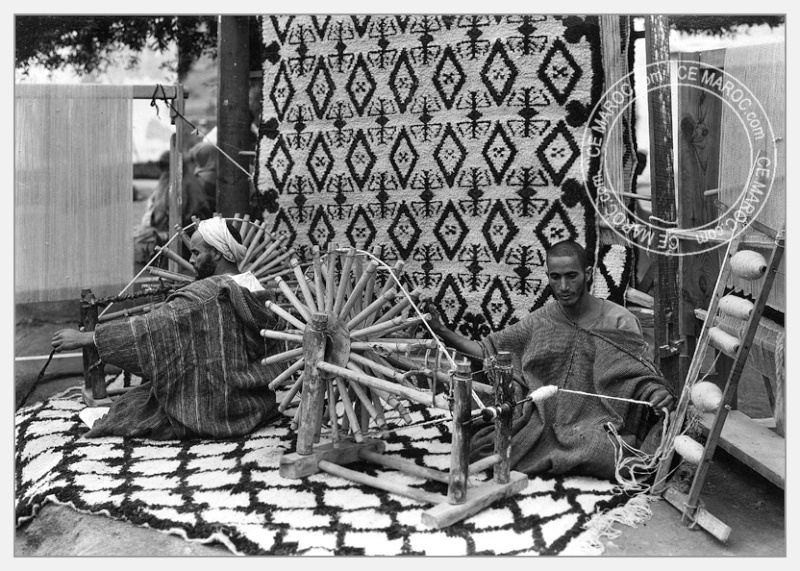 Fez : exposition d'artisans, tapis et broderie. 07-19510