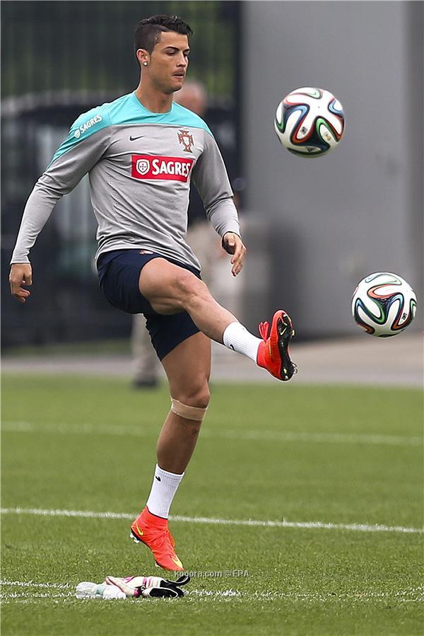 بالصور : كريستيانو رونالدو جاهز للمونديال .. Pictures: Cristiano Ronaldo is ready for the World Cup Ouousu12