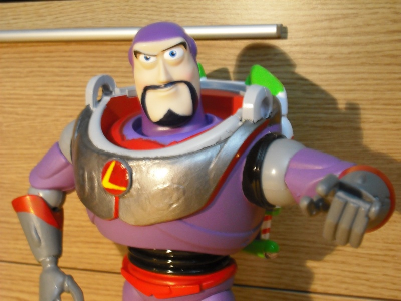 lightyear - Custom 12" Evil Buzz Lightyear Figure Dscf1313