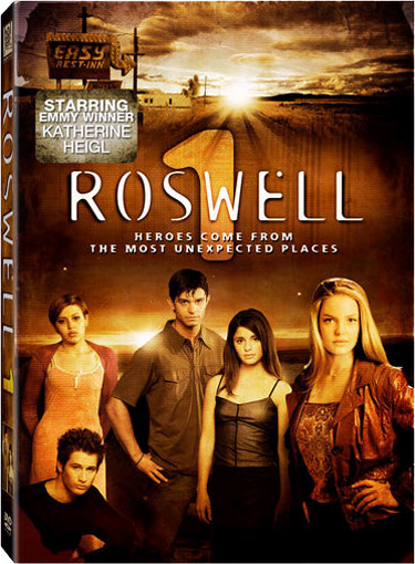 جديد والموسم الأول من مسلسل الرومانسية والخيال العلمي الرهييب Roswell  season 1 كامل ومترجم وبنسخ DVD RIB وعلي سيرفر اسرع من الميديا فاير  Roswel11