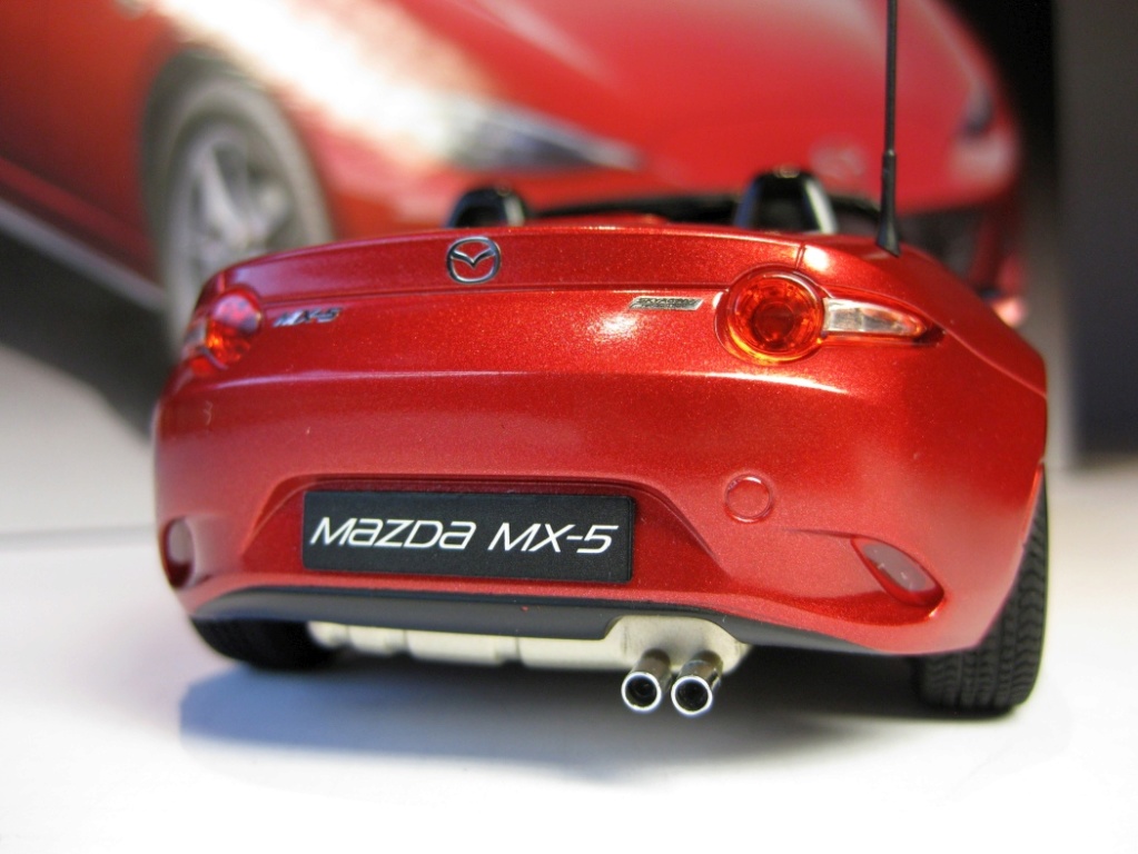 Mazda MX-5 Tamiya 1:24 Galeriebilder, gebaut von Paperstev 005_ba17