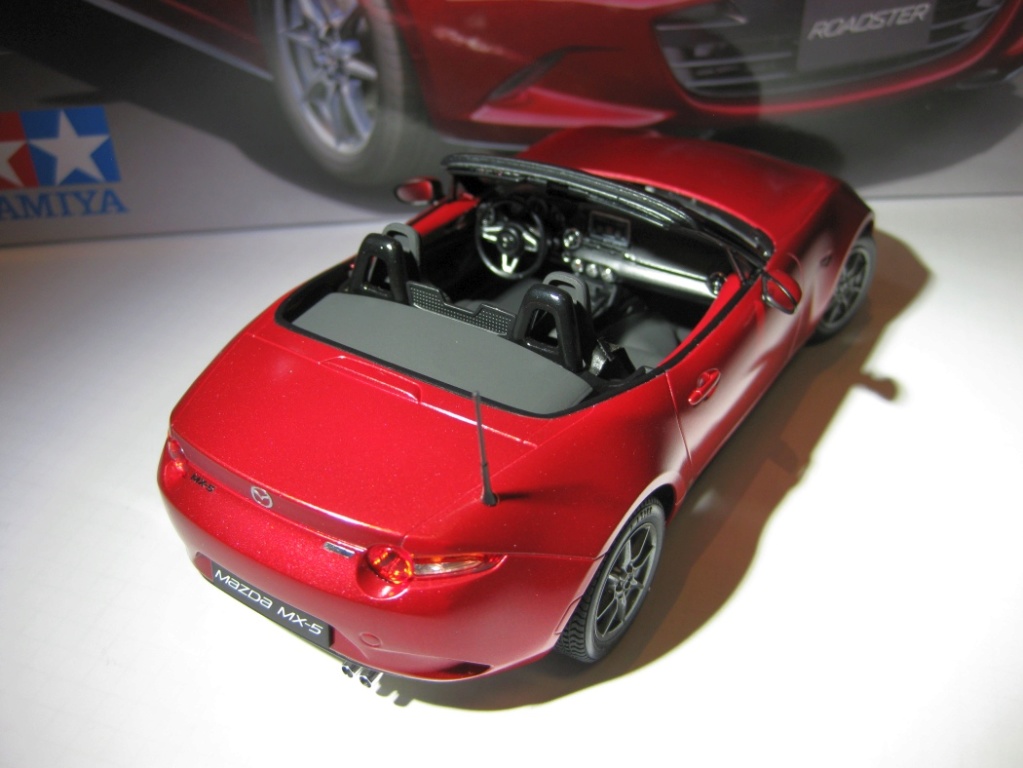 Mazda MX-5 Tamiya 1:24 gebaut von Paperstev 007_ba14