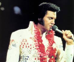 Agosto é o més de aniversário da morte do meu idolo Elvis. El10