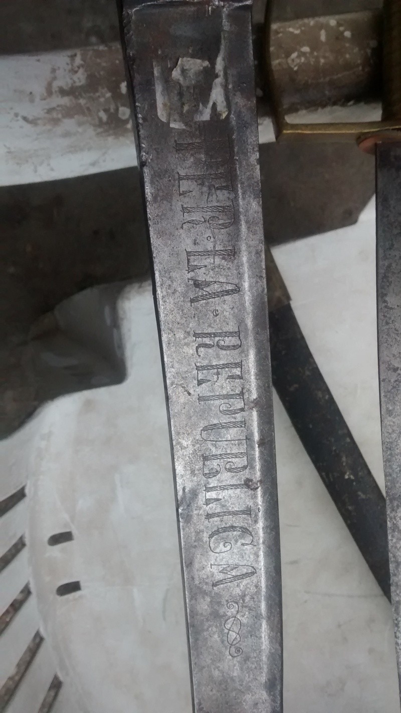 sabre briquet grenadier, et briquet avec inscription italienne Img_2013