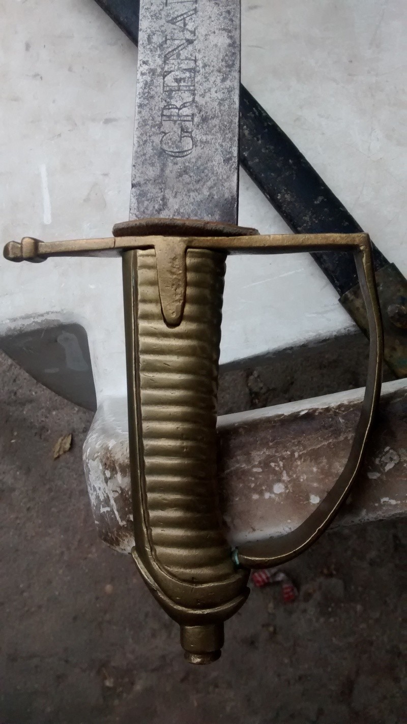 sabre briquet grenadier, et briquet avec inscription italienne Img_2016