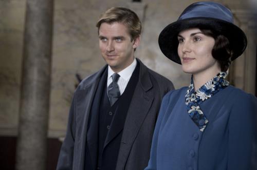 Downton Abbey : Saison 3 (Infos et Discussions sur toute la saison dans son ensemble) - Attention : spoiler saison 1, 2 et 3 - Page 8 Af29qr10