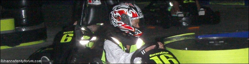 Rihanna fait du karting à Los Angeles 25/08/12 1_2110