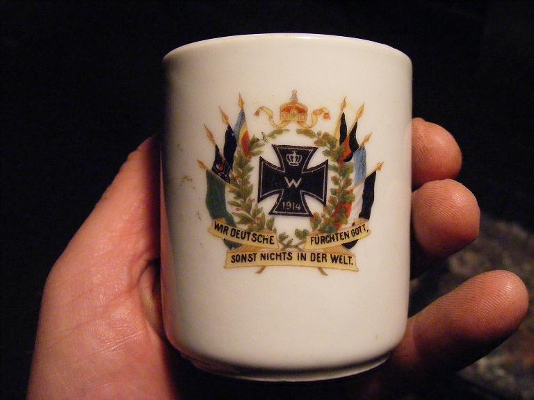 Les tasses patriotiques "réglementaires"  Tasse122