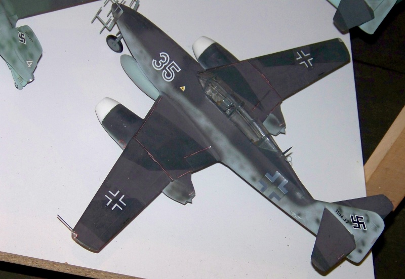 Heinkel He 163-A2" VOLKJÂGER" Messer11