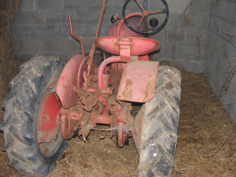 IH Farmall Cub vigneron Dscf0112