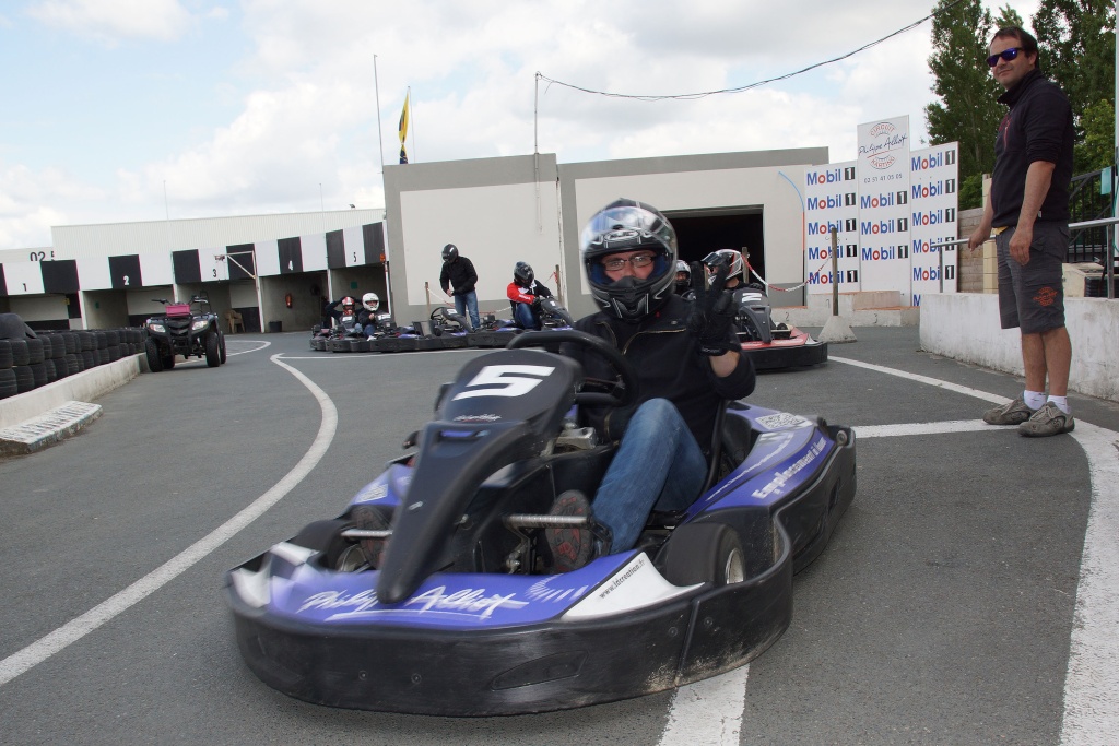 [COMPTE RENDU] Sortie Karting Belleville du 26/05/2014. Photos / Commentaires / Pourissages à Volonté - Page 3 05510
