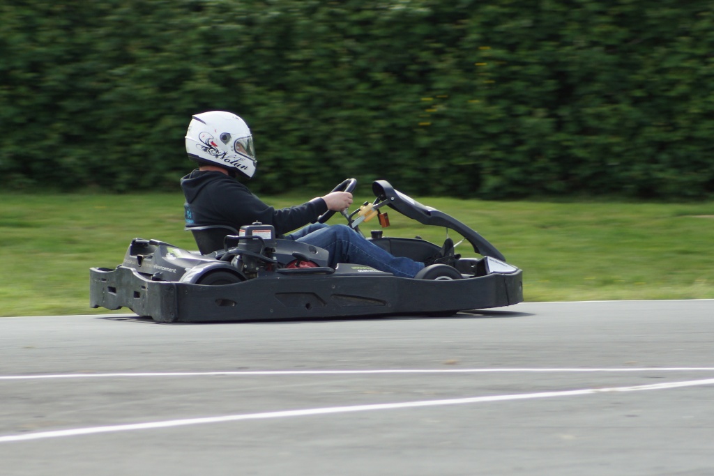 [COMPTE RENDU] Sortie Karting Belleville du 26/05/2014. Photos / Commentaires / Pourissages à Volonté - Page 3 07810