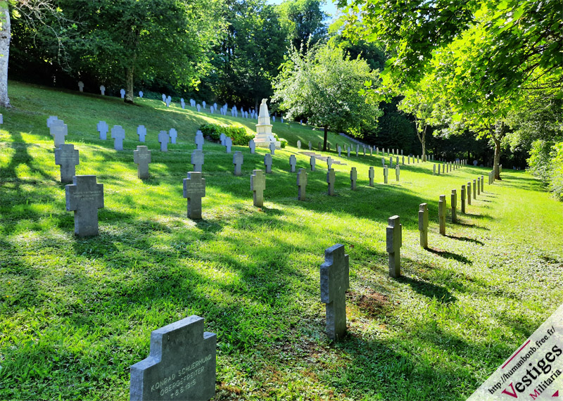 Le cimetière militaire allemand de Bouillonville. Cimeti24