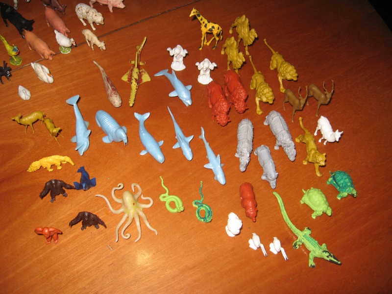 cerco figure plastica/gomma di "animali preistorici" e "animals of the world" PANINI, anni 90 011_5110