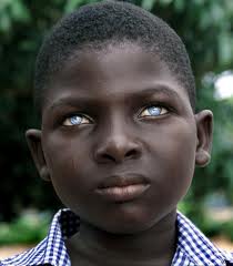 Le topic des hommes ou des femmes noires aux yeux claires ! - Page 7 Talach11