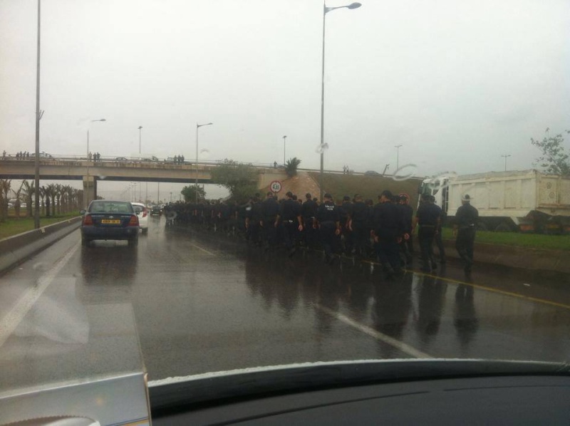 Après Ghardaïa, les policiers marchent à Alger 143