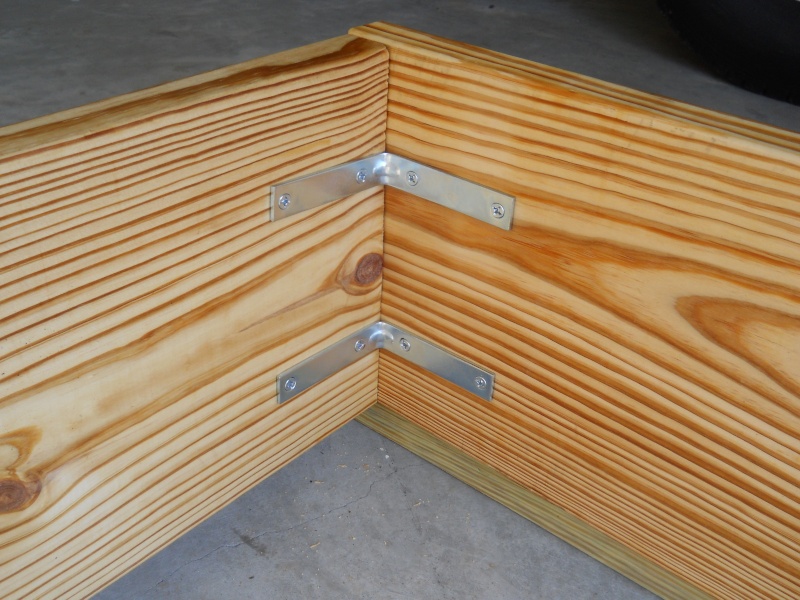 How long do wood SFG boxes last? Dscn0014