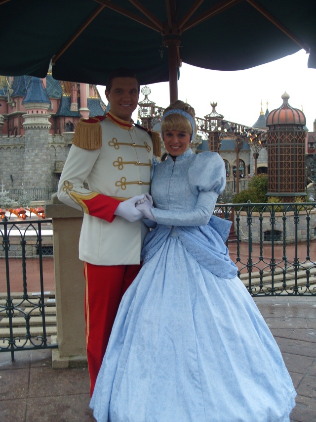 Photos avec les Personnages Disney - Page 21 S1051410