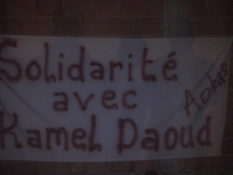 AOKAS solidaire avec KAMEL DAOUD: première banderole prévue pour le rassemblement du Mardi 23 décembre 2014 Cam01010