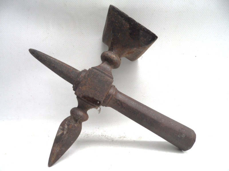 marteau d'armes; arme de panoplie décorative XIX. Veilin24