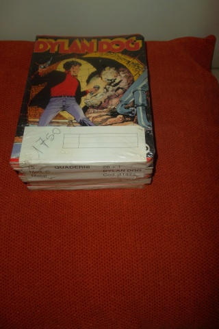 cerco materiale cartoleria Dylan Dog 06711
