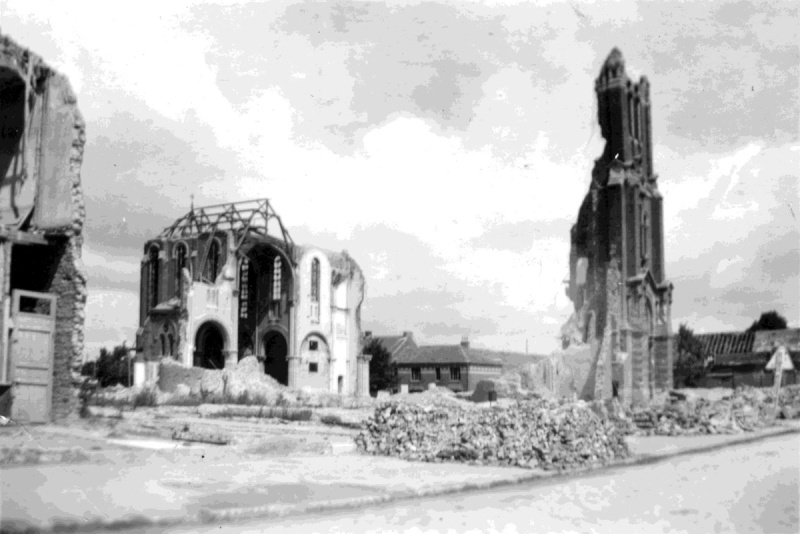 DOSSIER PHOTOS : Les églises, cathédrales et basiliques de France bombardées par les anglo-américains Hazebr10