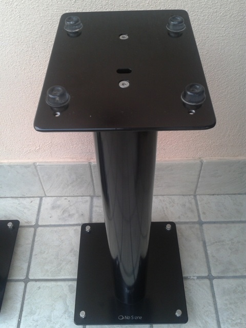 (Roma) Vendo stand Norstone Stylum 2 - 60 euro 2014-012