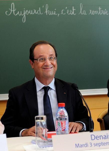 Hollande au sommet de son incompétence . Clown111