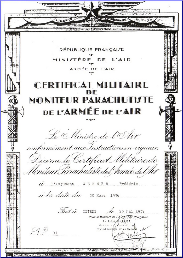 Les 50 premiers Moniteurs Parachutistes Français .    Fritz310