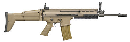 Le FN SCAR  . Scar210