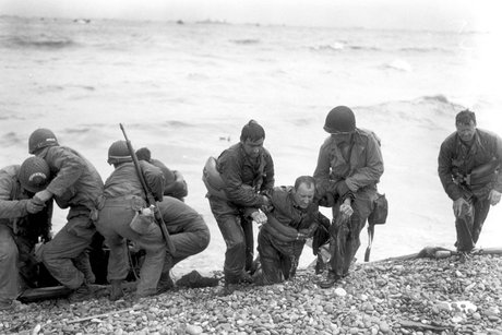 Remembering D-Day ! Le Débarquement du 6 juin 1944 Soldat12