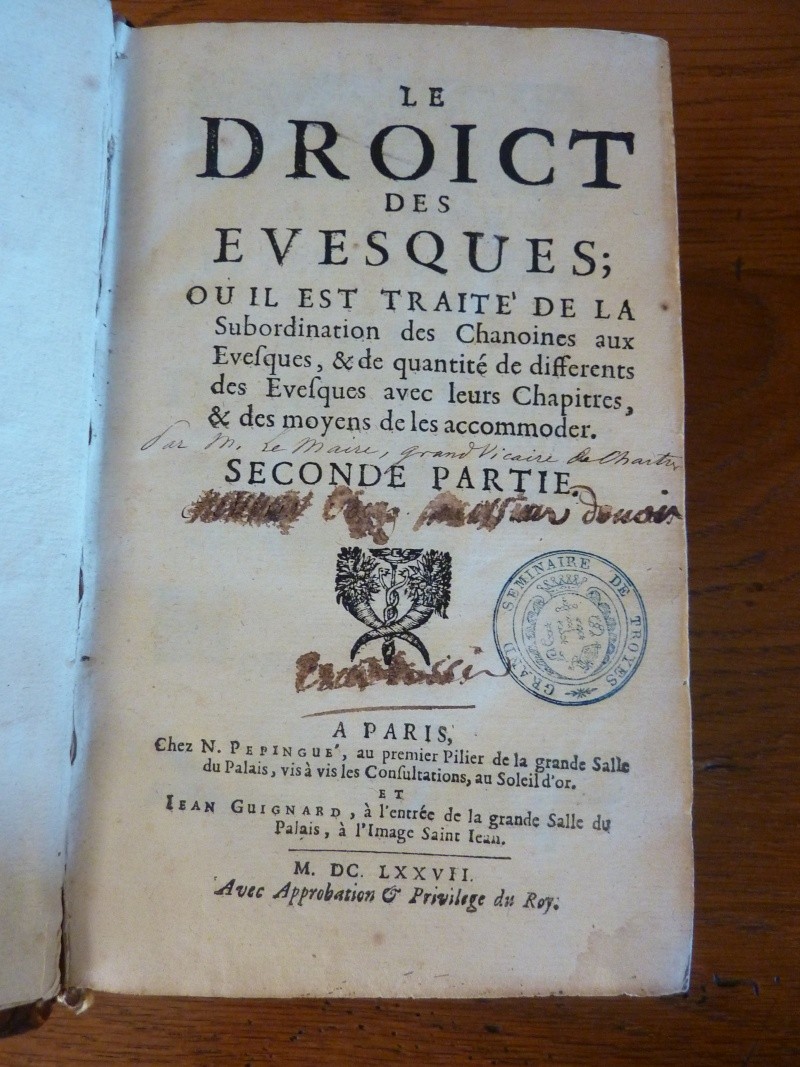 Un livre à secrets d'évêques de 1677 P1070614
