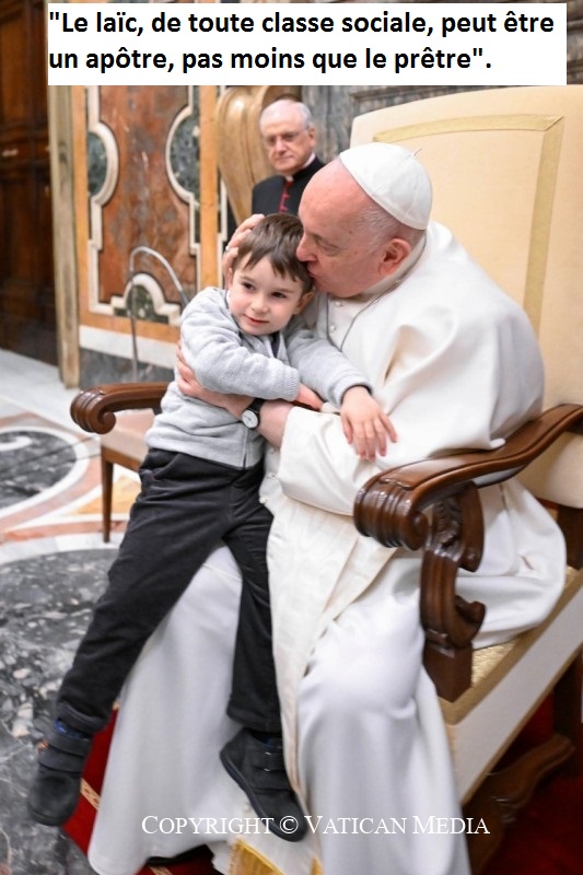 Le Pape invite à rechercher la douceur de charité 2023_110