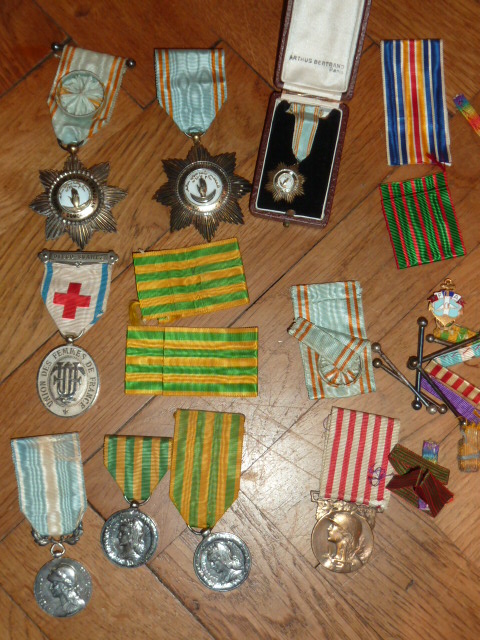Médailles et décorations..... P1250917