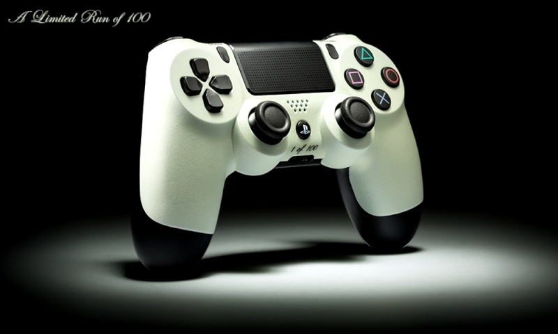 Une Dualshock 4 phosphorescente limitée à 100 exemplaires chez ColorWare  Fg10