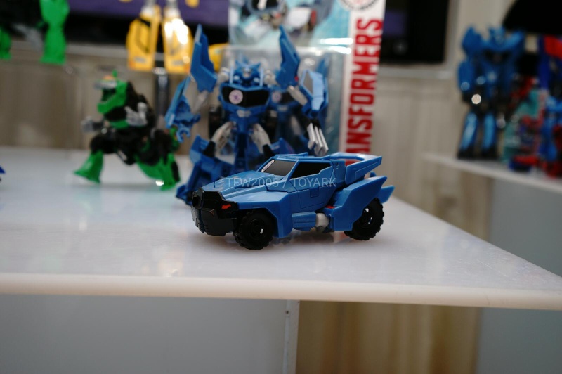 Jouets de TF Robot In Disguise (2015) Dsc08010