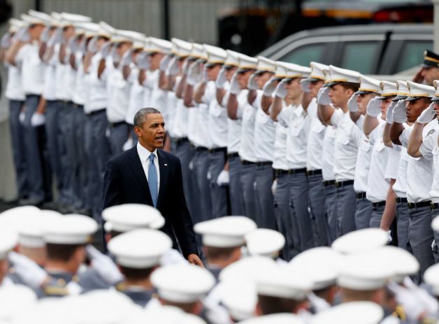 Less than 25 percent of West Point cadets stood when Obama gave his speech  at graduation. 628x4710