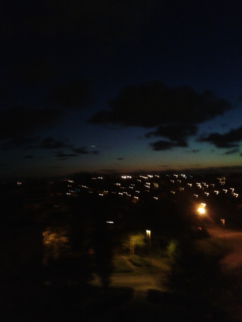 2013: le 08/11 à 19h - Lumière étrange dans le ciel - dunkerque - Non précisé 0110
