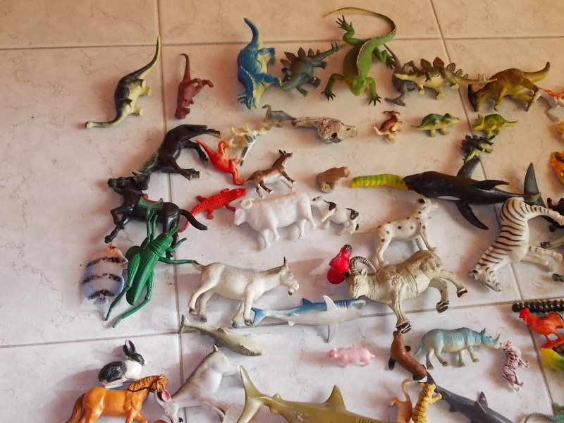 LOTTO 100 animali e dinosauri in plastica morbida e dura 00310