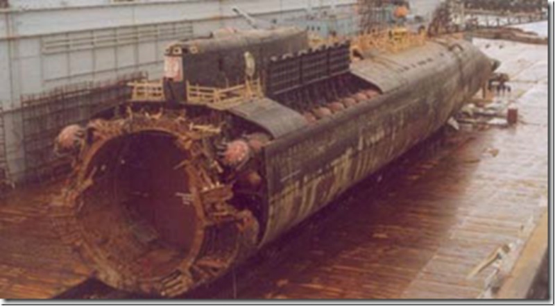 Le sous-marin KURSK Kursk110