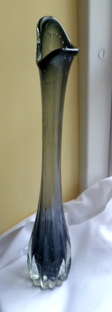 HS Kristall blown, control bubble & Clear cased undulating rim vase P1060410