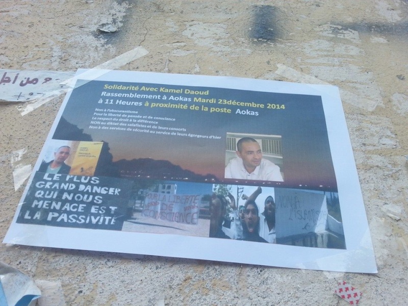 solidarité avec Kamel Daoud :campagne d' affichage bat son plein a Aokas. 813