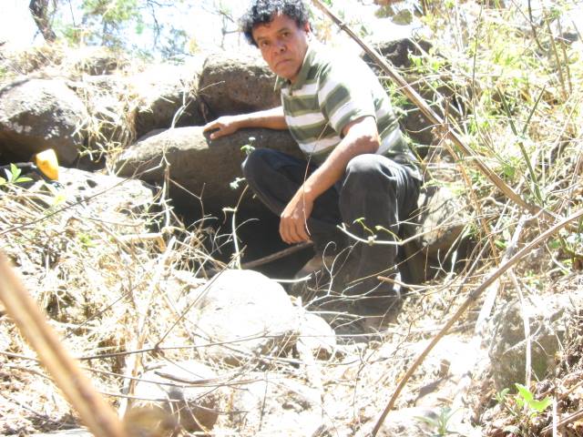 HALLAZGO DE UNA OLLA CON LINGOTES DE PLATA- FOTOS!!!!  112