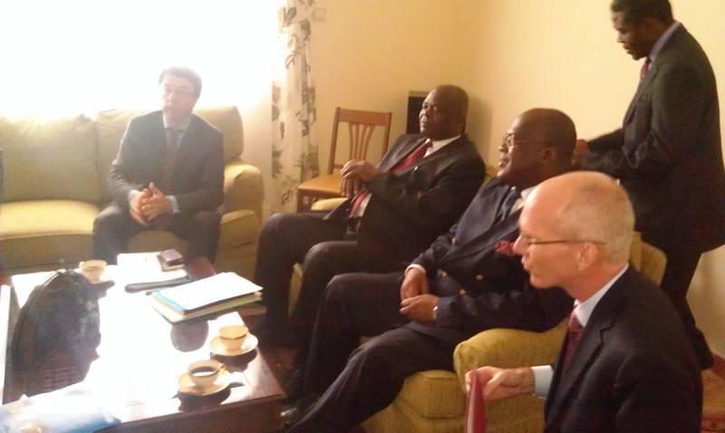 RDC: les envoyés spéciaux internationaux à Kinshasa pour évaluer l’accord d’Addis-Abeba 12389110