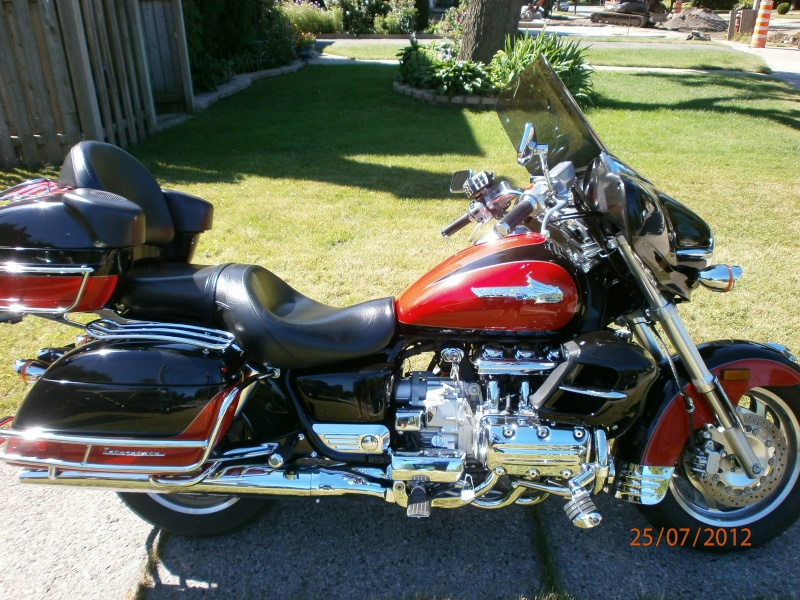 VENDU Superbe moto originale Honda Valkyrie Interstate VENDU Superbe moto originale Honda Valkyrie Interstate