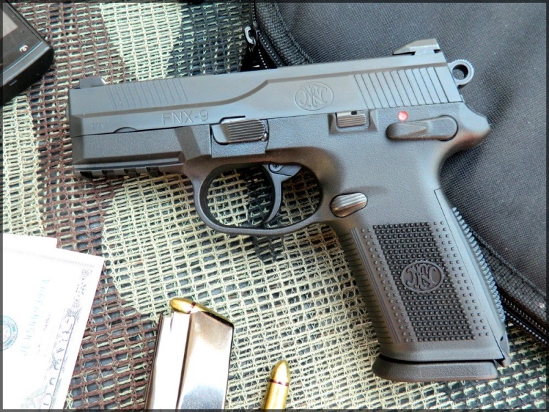 Pistolet FN 9mm FNX9 made by FNH USA Fnx_9_11